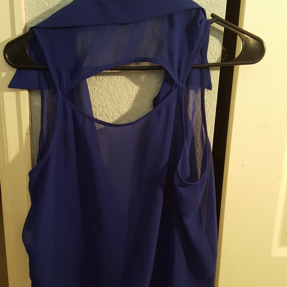 Top - Picture 2 of 2